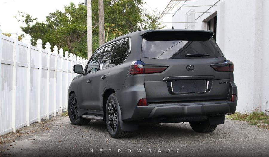  Lexus LX570 Dead Matte Black by MetroWrapz 2018 года  (фото 6 из 7)